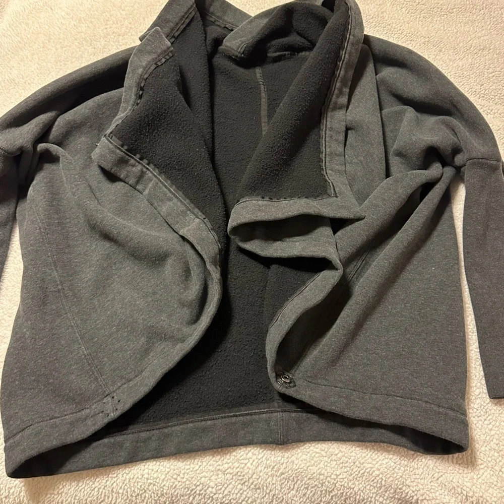 Lululemon It Makes Two Wrap Heathered Black Gray Fleece Open Front